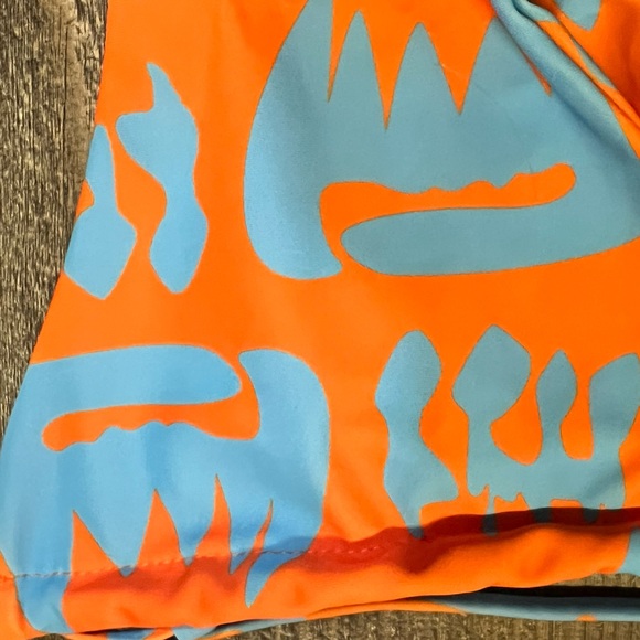 Bikini - Picture 2 of 2